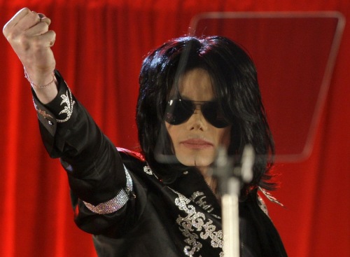 Michael Jackson, un nuovo mistero: polso bionico? - Pagina 2 20090310