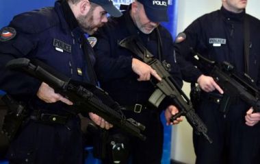 Police : Des fusils d’assaut pour les BAC de Paris et banlieue suite aux attentats ! ( Source FNCV ) _polic11