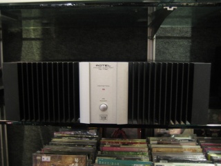Rotel RB-1080 power amp (Used) SOLD Img_0015