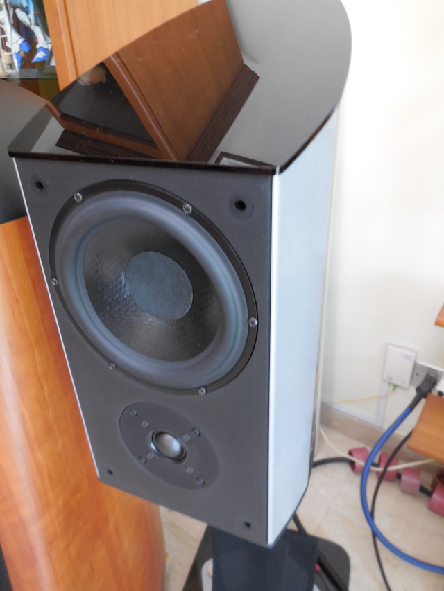 Two High End Speaker (sold) Zu_ess12