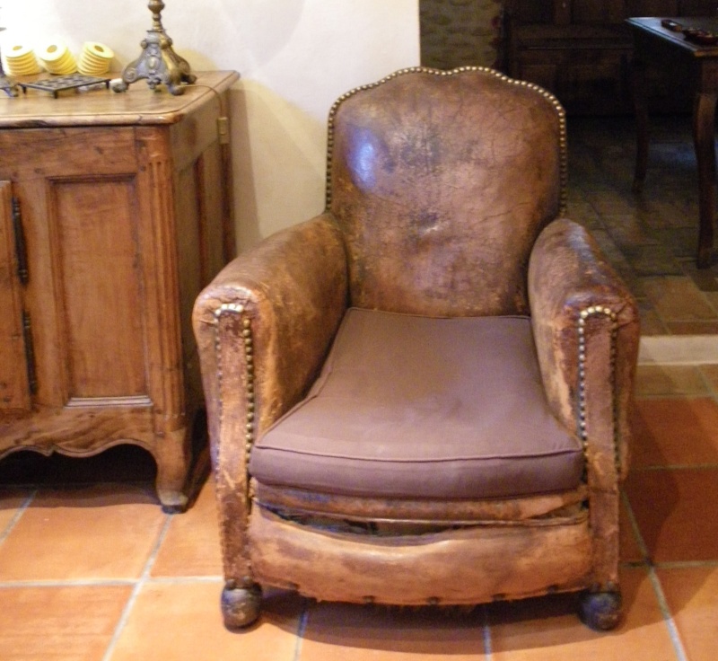 Ancien fauteuil CLUB forme peu courante lyre Imgp0320