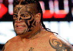Hell in a cell 2009 Umaga_15