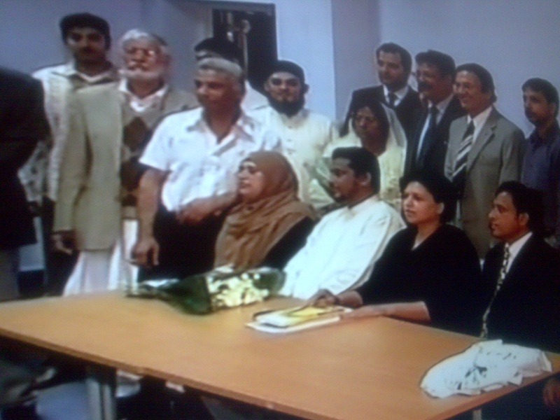 Sabeeh Rehmani with Samia naz Iqbal 2nd August 2008 in UK (the book launch of Khazina e Noor) Image016