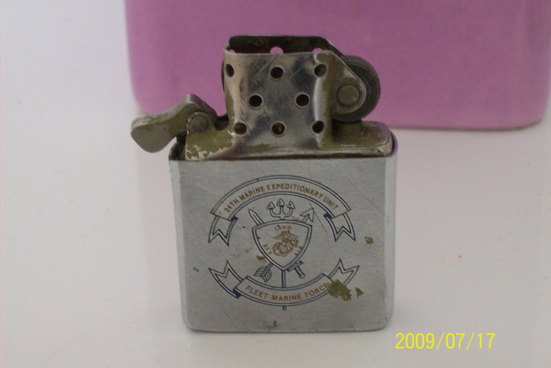 une partie de ma collection  phifou 29 . - Page 9 Zippo_66