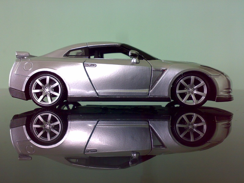 Model car showroom 17062014