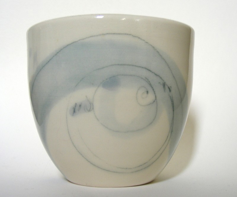 porcelain jug with graphite pencil decoration - Victoria Houghton / Bryan Dscf2910