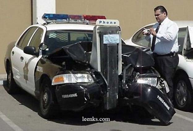 PHOTO de voiture de police!! Accide10