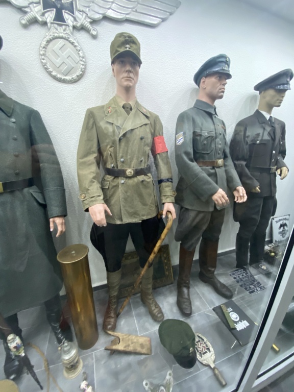 Mannequins italiens, soviétiques, bulgares, nazis au musée MM PARK Img_8435