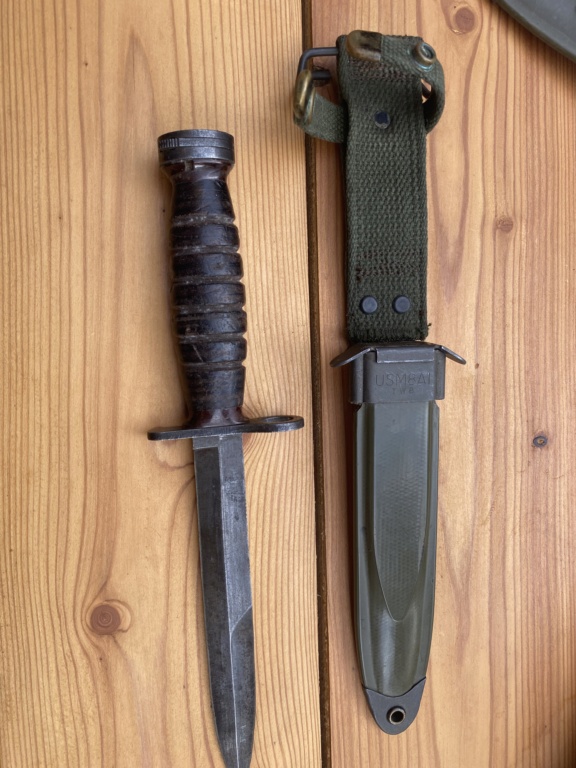 Couteau USM3 et couteau-baïonnette USM4 pour estimation Usm4_210