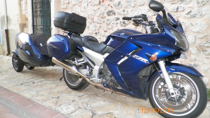 YAMAHA FJR 1300 plus Remorque porte bagages GENCO 100_0714