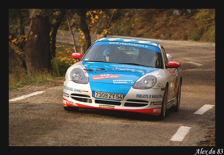 Photos spectaculaires de courses - Page 28 Porshe10