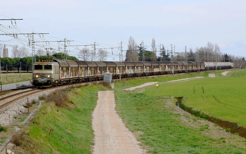 Photos et vidéos de la ligne Bordeaux - Toulouse - Narbonne - Sète (Fil 3) - Page 37 Img_4611
