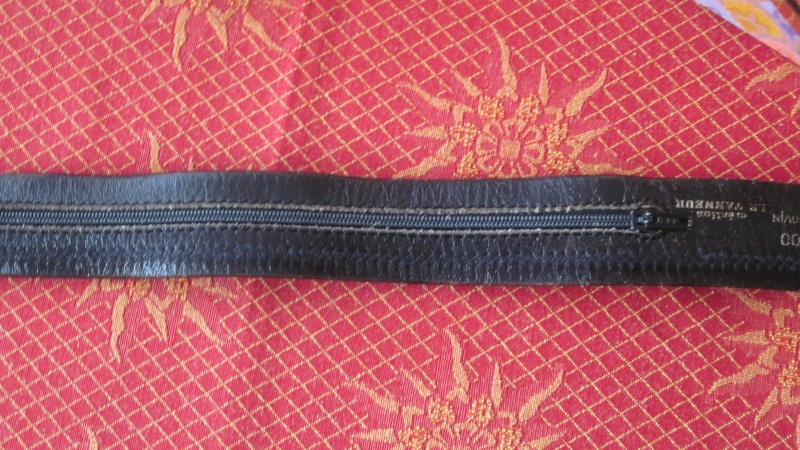Ceinture avec cache pour billets de banque Ceintu11