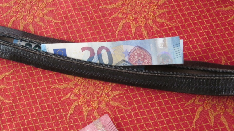 Ceinture avec cache pour billets de banque Ceintu12