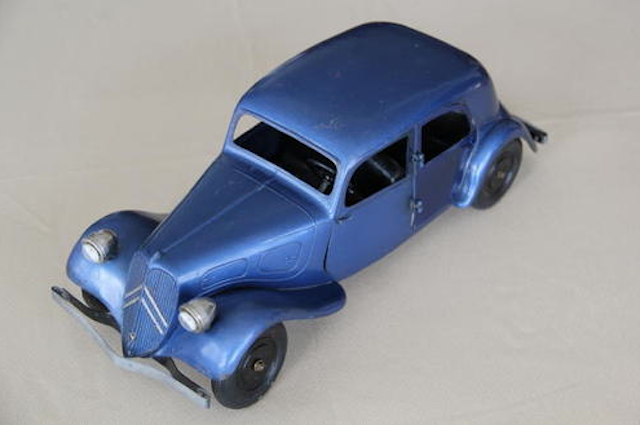 Citroën, les jouets : TRACTION Ta_19311