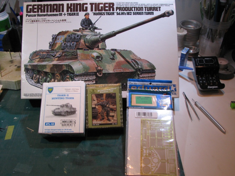 King Tiger Tamiya + chenilles Friul + photodécoupe Eduard + figurine Royal Model - 1/35 " debut de montage 24.03.2016" Img_4940