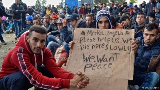 Merkel:Flet per sigurin kufitare te Shqiperise Emgran10