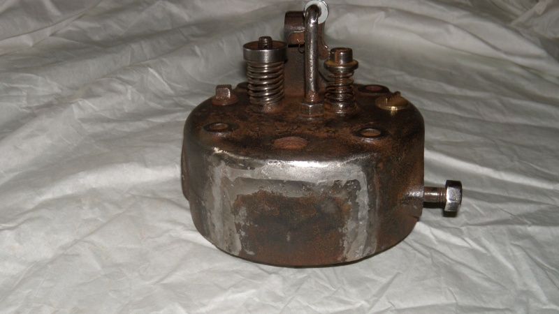 MOTEUR IHC FAMOUS 2HP N° KA 9363 ANNEE 1908 Dscn4018