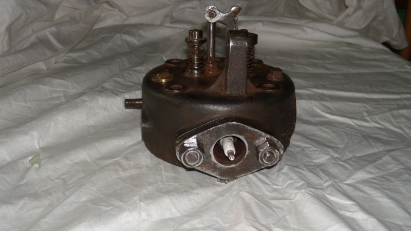 MOTEUR IHC FAMOUS 2HP N° KA 9363 ANNEE 1908 Dscn4019