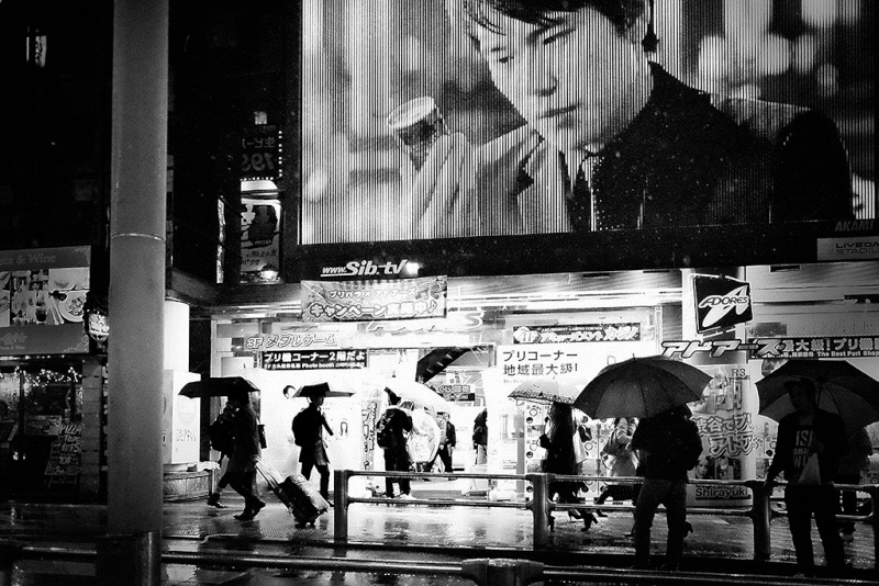 Tokyo sous la pluie la nuit Dscf3117