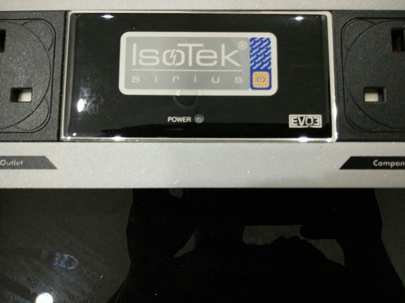 Isotek sirius evo 3 power conditioner ( sold ) Img_2010