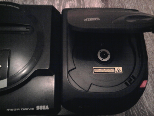 Vente MD 1  + Mega CD + jeux Photo011