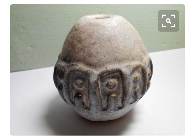 Stoneware pebble, disc, pots with inscribed flower mark Image29