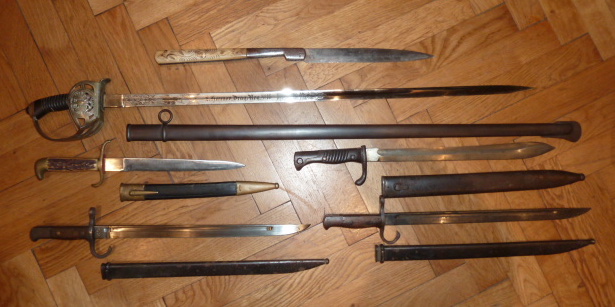 Lames: sabre, poignard, couteau et baïonnettes P1370610
