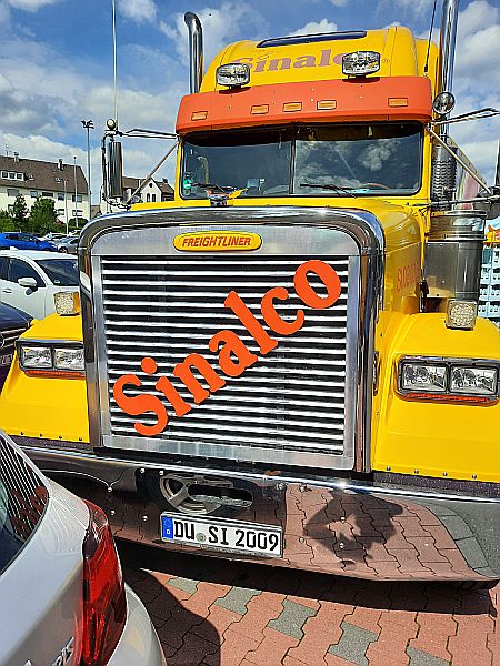 Freightliner "Sinalco" auf dem Parkplatz schnappgeschossen am 30.07.21 20210799