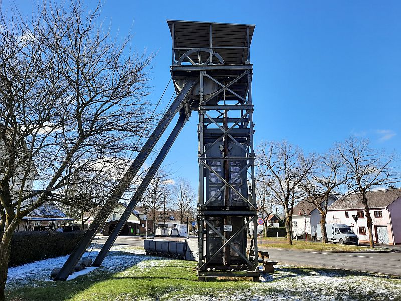 Bartz - Akkulok, Denkmal in Höhn Ww am 27.02.23 20230243