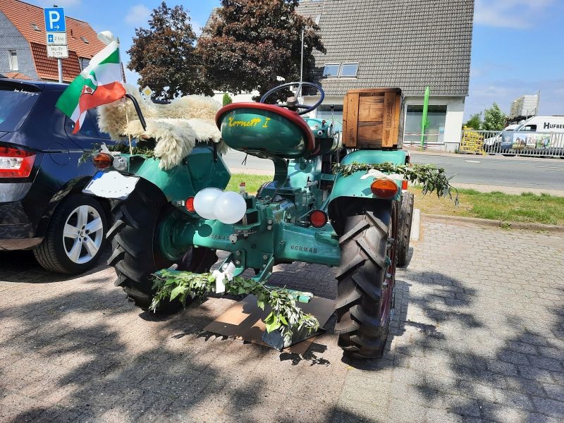 Traktor Normag Kornett I und Eicher Diesel - auf d. Parkplatz schnappgeschossen 20230646
