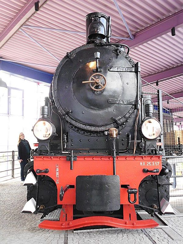 Kreis-Altenaer-Eisenbahn - Lok 22 + Zug im Museum Lüdenscheid Dsci0124