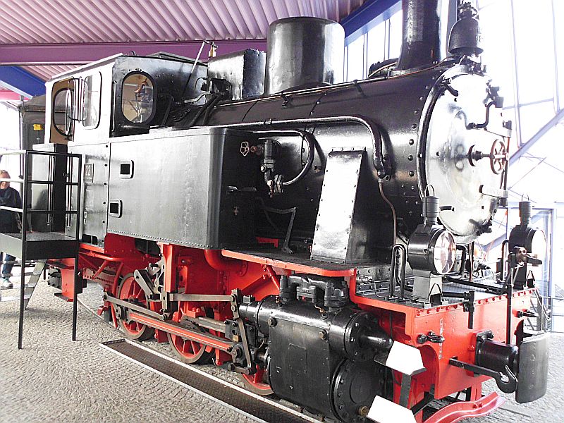 Kreis-Altenaer-Eisenbahn - Lok 22 + Zug im Museum Lüdenscheid Dsci0126