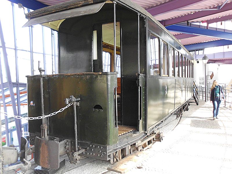 Kreis-Altenaer-Eisenbahn - Lok 22 + Zug im Museum Lüdenscheid Dsci0152