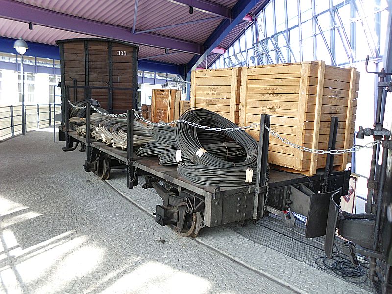 Kreis-Altenaer-Eisenbahn - Lok 22 + Zug im Museum Lüdenscheid Dsci0158