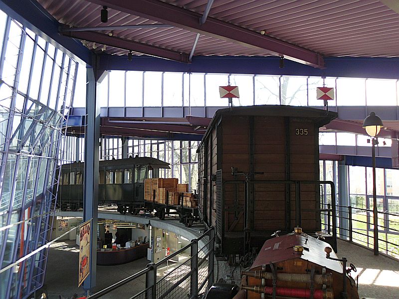 Kreis-Altenaer-Eisenbahn - Lok 22 + Zug im Museum Lüdenscheid Dsci0179