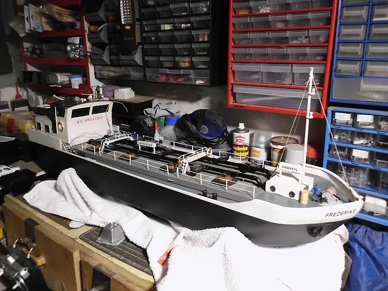 TMS Frederike - Restaurierung eines RC-Binnen-Tankschiffes - Seite 3 F110