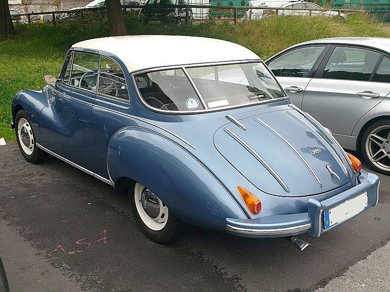 DKW / Auto Union F93 Sonderklasse - auf dem Parkplatz schnappgeschossen Img_2012