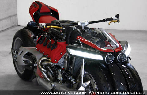 Délires au salon de Genève - moto V8 470CV