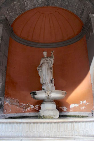 Le palais royal de Naples Fontan10