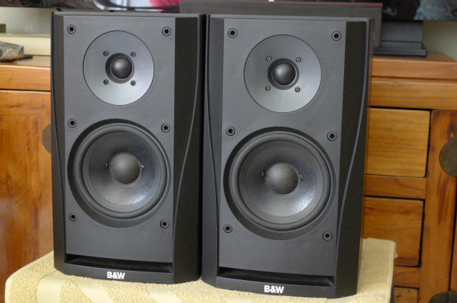 B&W DM302 Bookshelf Loudspeaker system (Used) SOLD P1110335