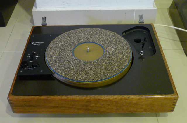 SOTA Sapphire Belt-Driven Turntable (Used) SOLD P1110431