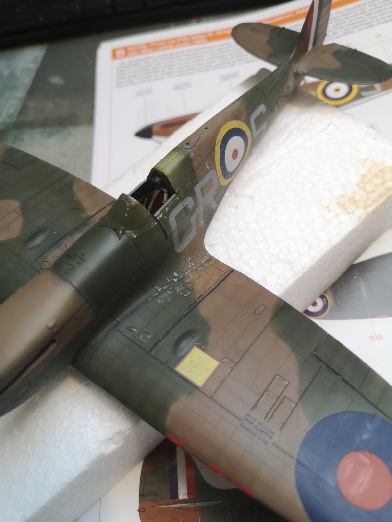 *1/48  Spitfire Mk 1   Eduard - Page 4 Img_2092