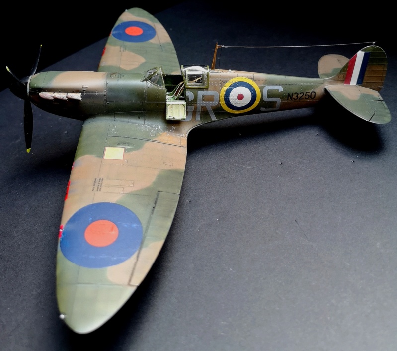 *1/48  Spitfire Mk 1   Eduard - Page 5 Img_2100