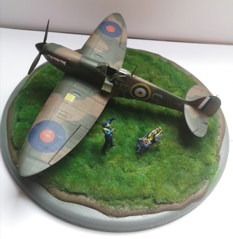 *1/48  Spitfire Mk 1   Eduard - Page 7 Img_2115