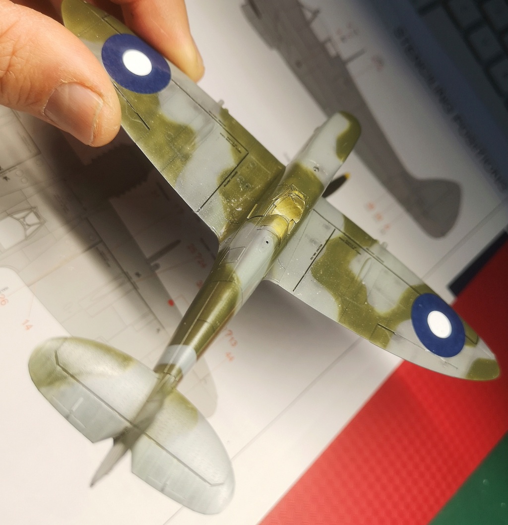 Fil rouge 2024  1/72 Spitfire MkVIII Eduard  - Page 3 Img_2669