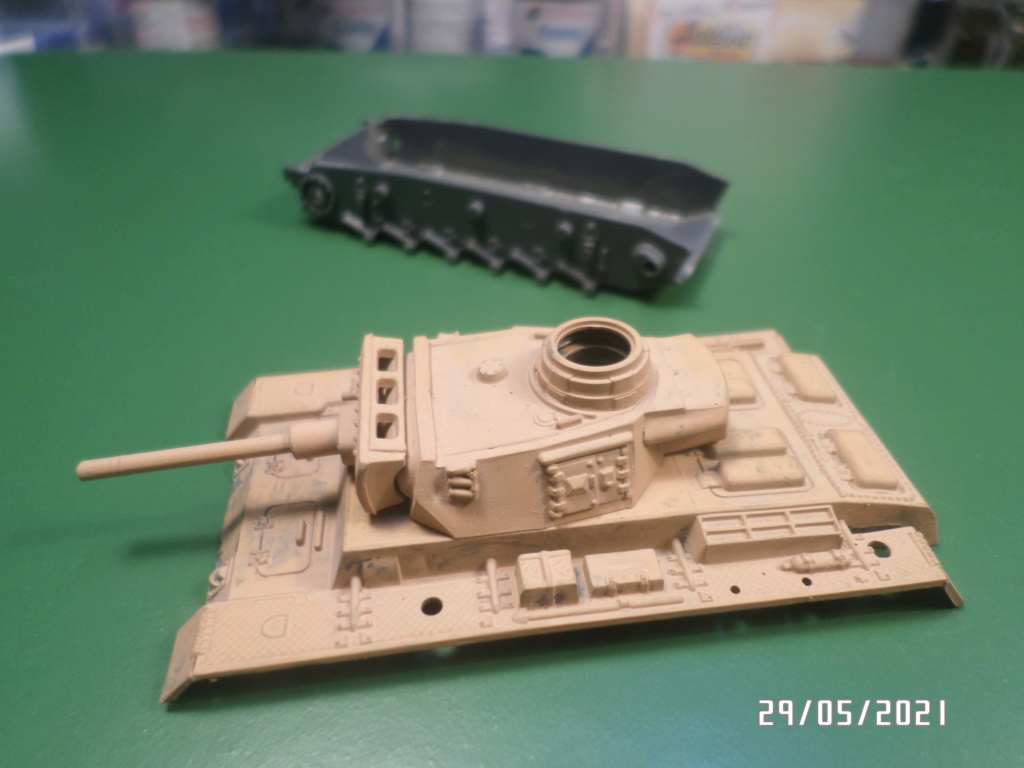 [ ESCI / ALBY ]  StuIG 33 B  ( 15cm sIG ( sf ) sur châssis panzer III ) Sam_3914