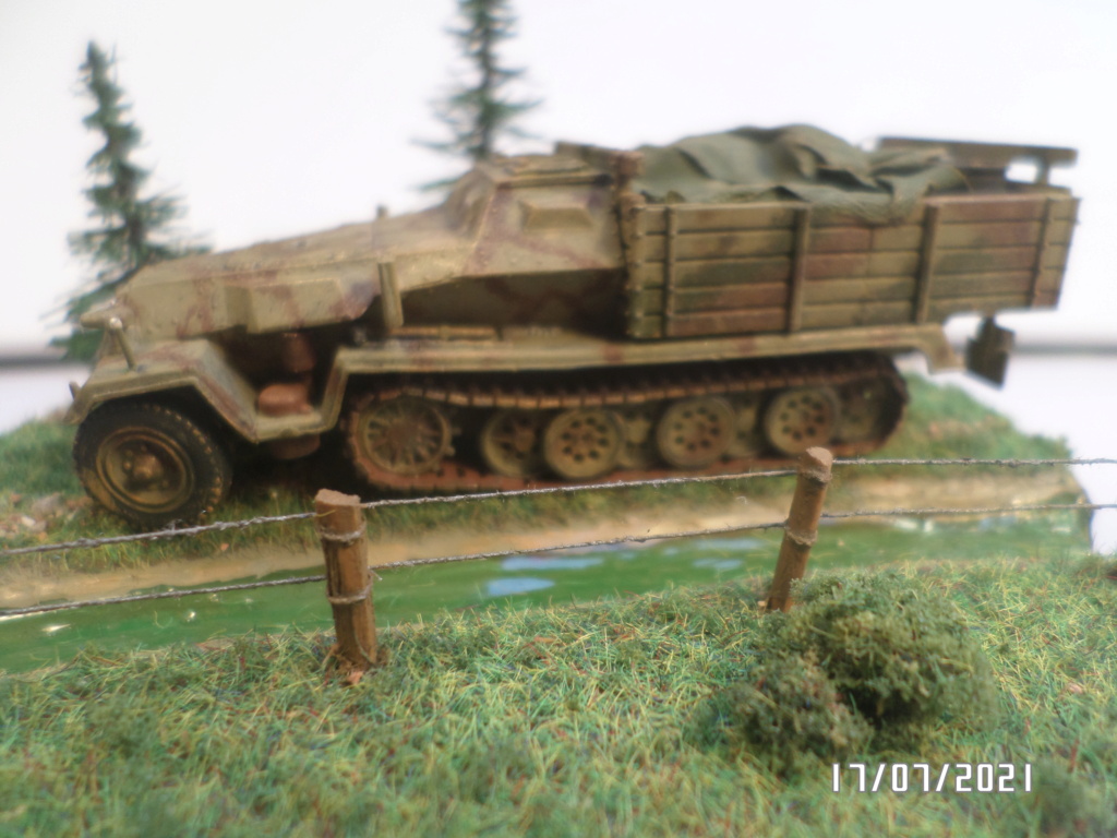 [ ESCI + Plastic Soldier + scratch ]  Sd Kfz 251/1  " pritschenwagen " Sam_4154