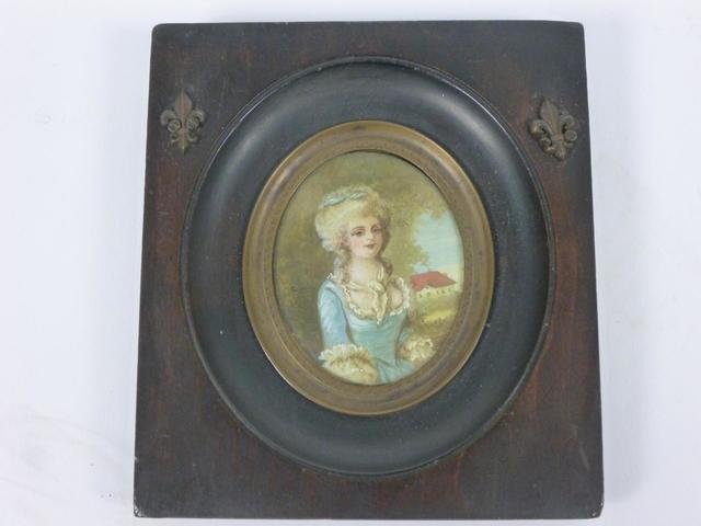 A vendre: miniatures de Marie Antoinette? - Page 4 17333710