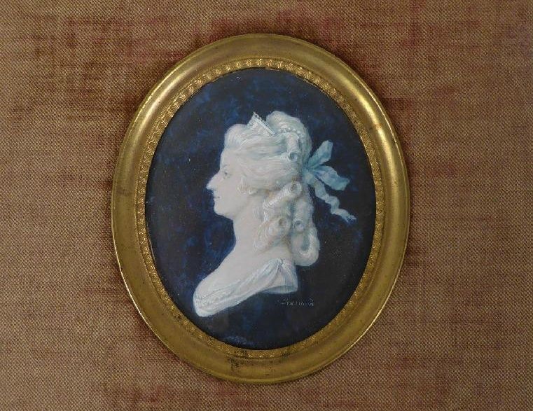 Collection : miniatures de Marie Antoinette et de ses proches - Page 9 Sans_t11